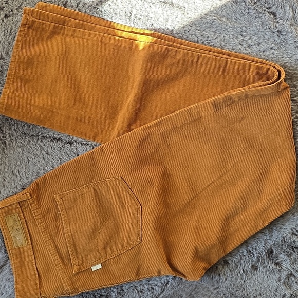 Levi’s San Fran Demi Curve Classic straight-leg Brown corduroy size 8 / 29 - Picture 1 of 10